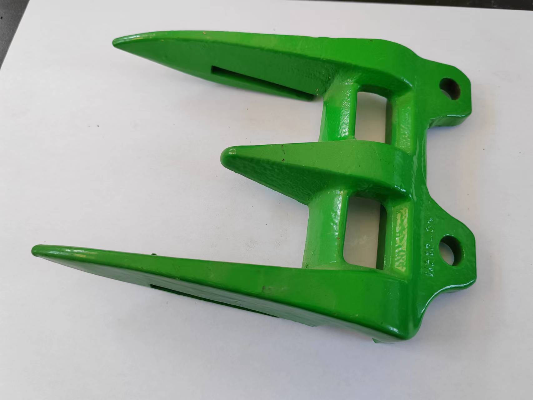 JD Combine Harvester Knife Finger Guard H213405
