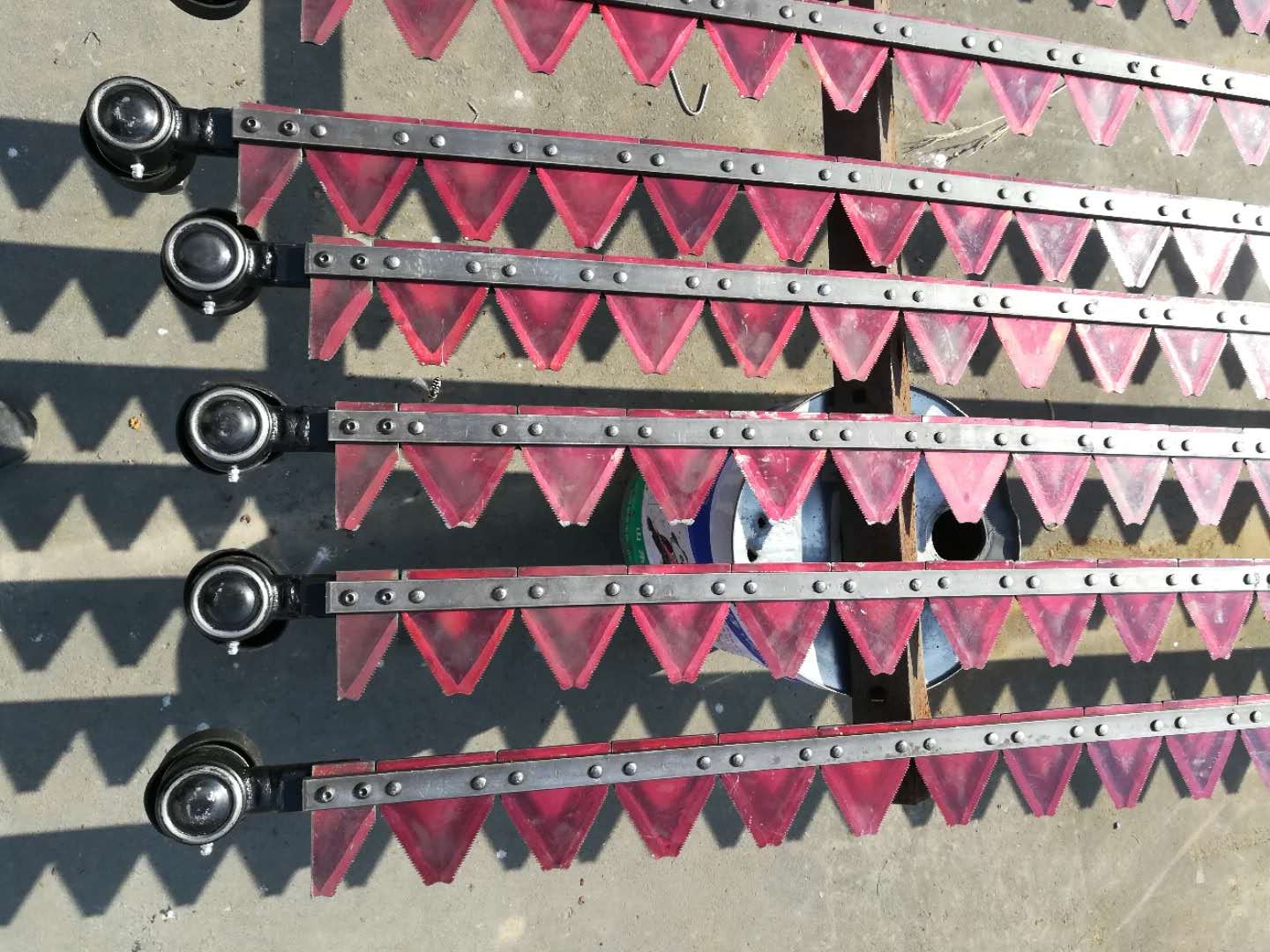 high quality costom-made cutter bar assembly parts for combine harvester JD/CNH/CLAAS/MF/MacD/Kubota/Yanmar/Futon/Agri